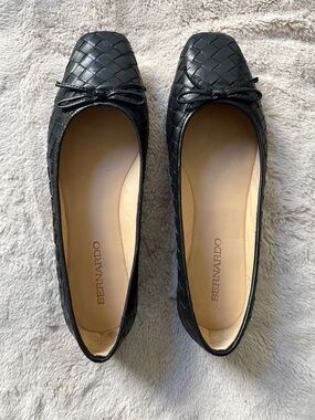 Bernardo Gwynn woven Black Leather Square-Toe Ballet Flats